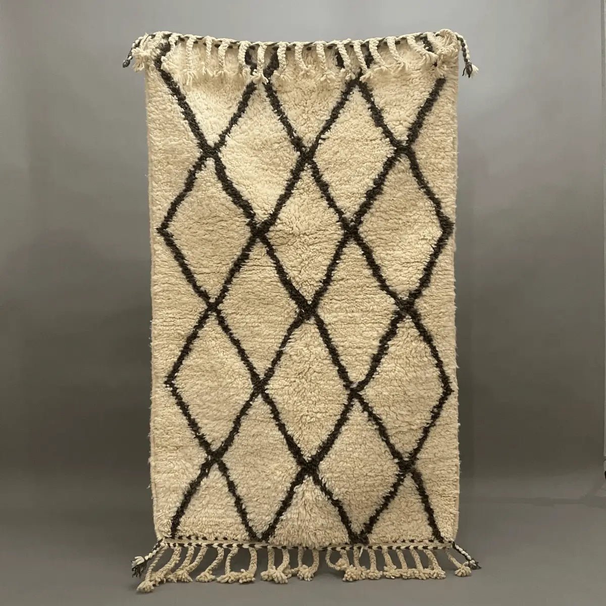 Tapis blanc 170×103 cm, tissé à la main en laine, modèle berbère