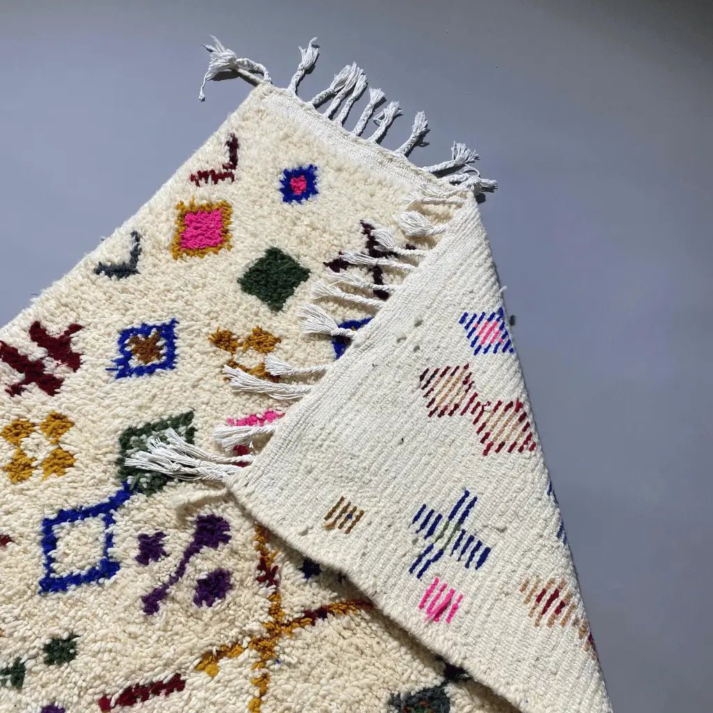 Tapis berbère azilal en laine – 160×109 cm, multicolore