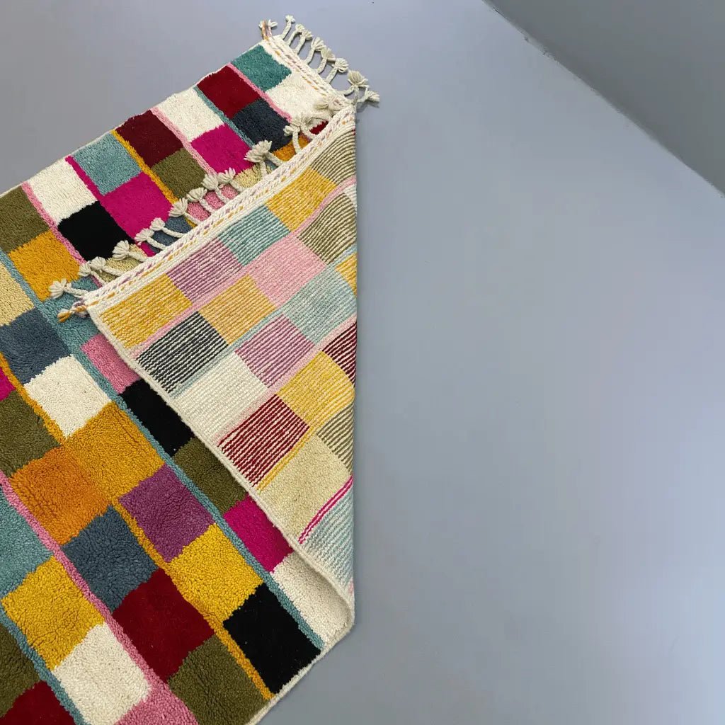 Tapis berbère coloré moyen format 200×150 cm, laine 100 % naturelle, fait main – Decoecoart.