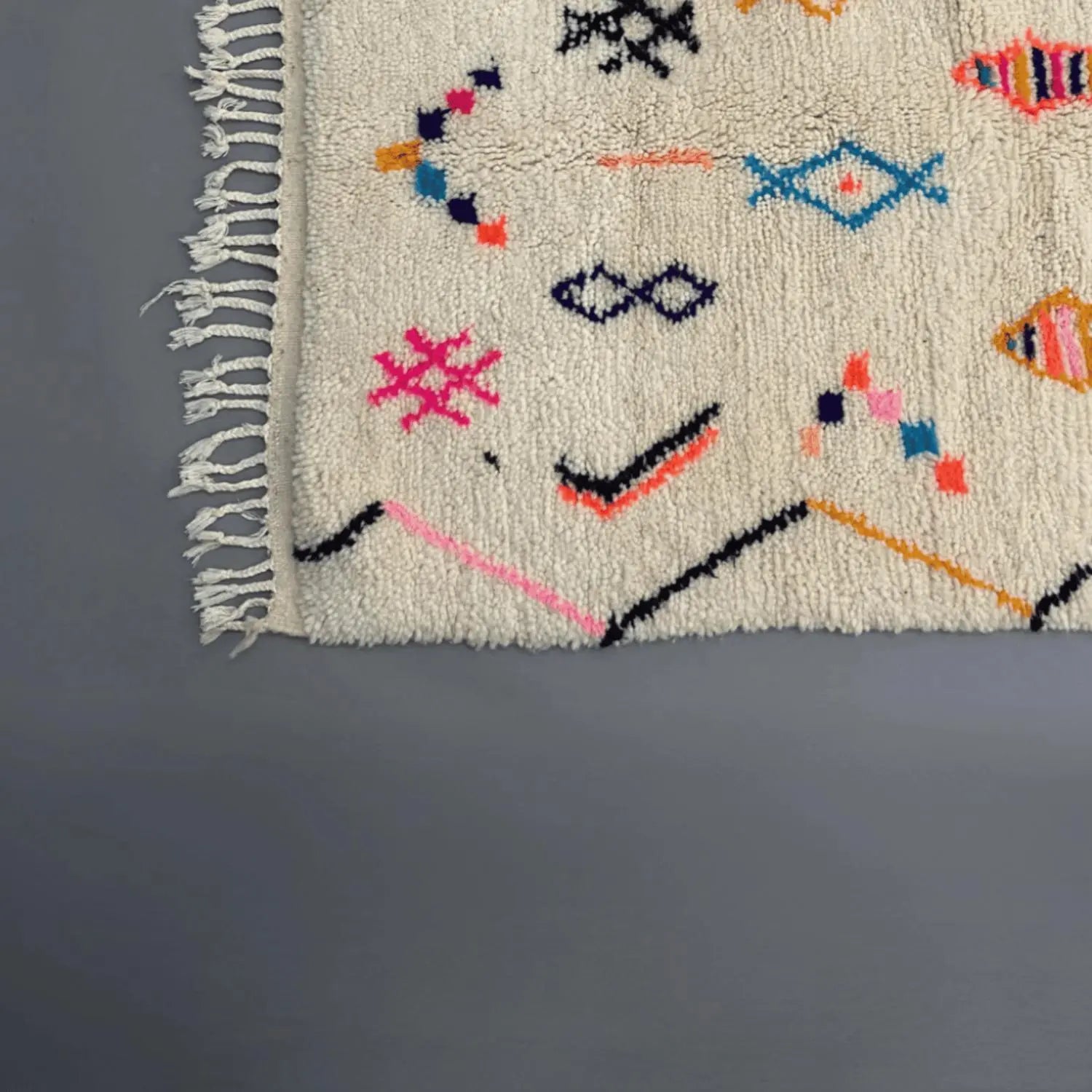 Grand tapis berbère coloré en laine naturelle, tissé main au Maroc – Decoecoart