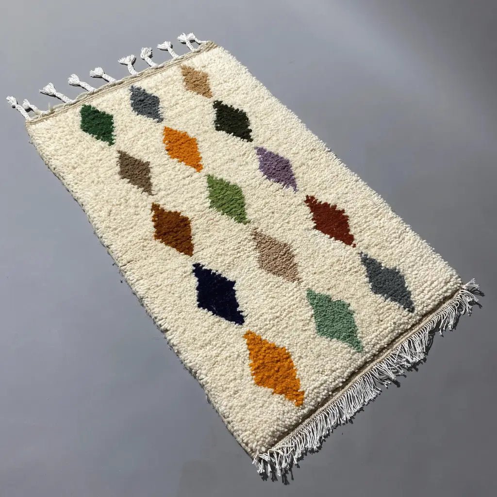 Petit Tapis azilal avec couleur vive marocain – 104×62 cm