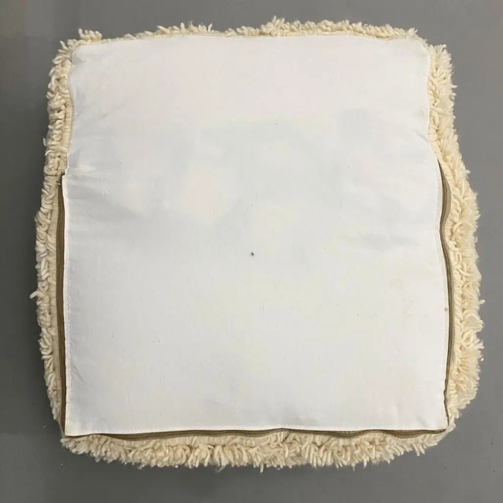 Dos du pouf berbère Beni Ourain – base en toile beige robuste et finitions soignées Decoecoart