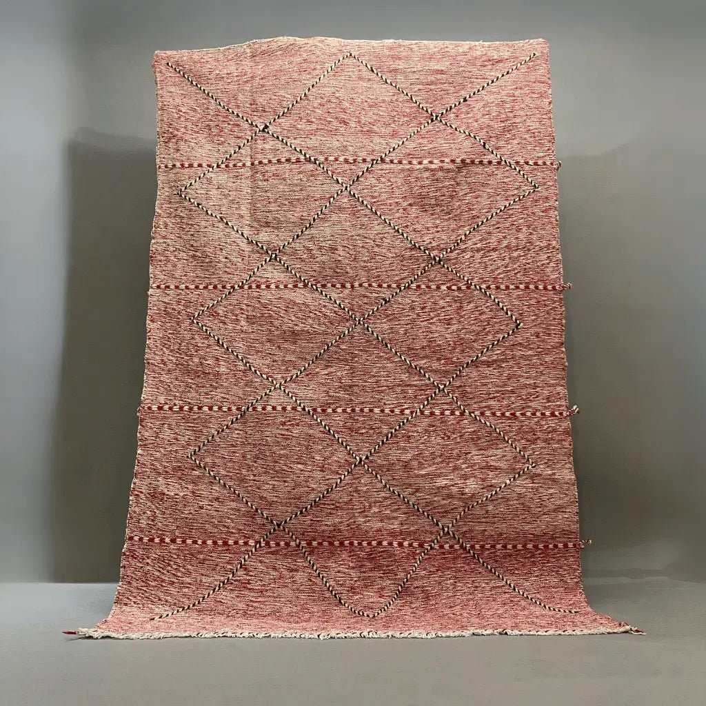 Grand tapis Zanafi marocain 250x150 cm en laine naturelle – tissage manuel et design géométrique berbère